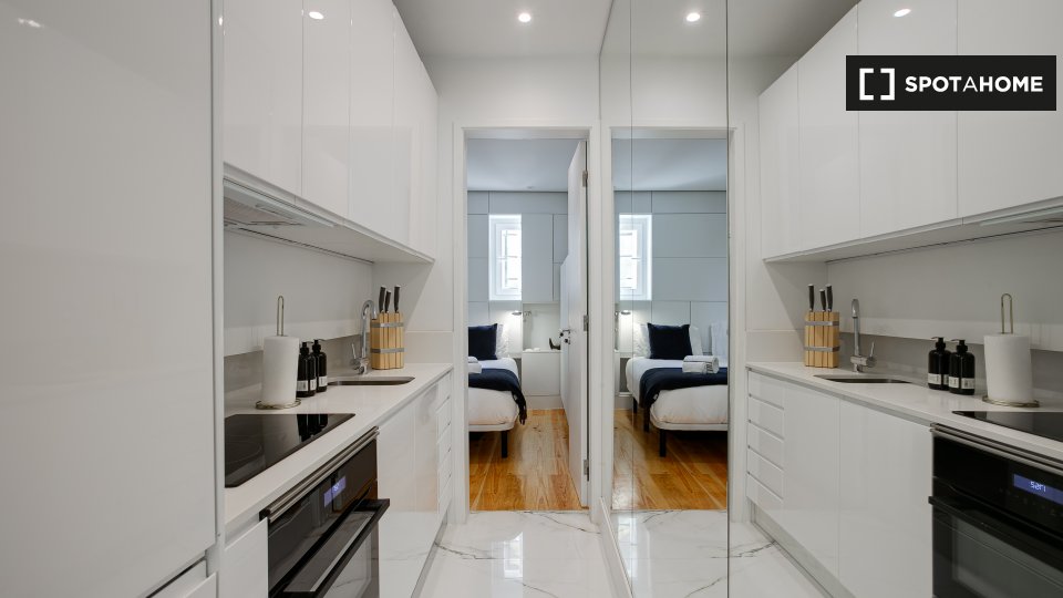 Apartment Lisbon, 1 bed — photo 17
