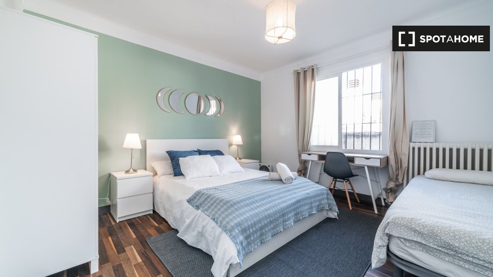 Double room Barcelona, 13 beds — photo 1