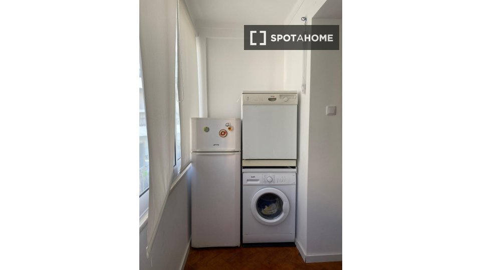 Apartment Lisbon, 2 beds, 60m² — photo 9