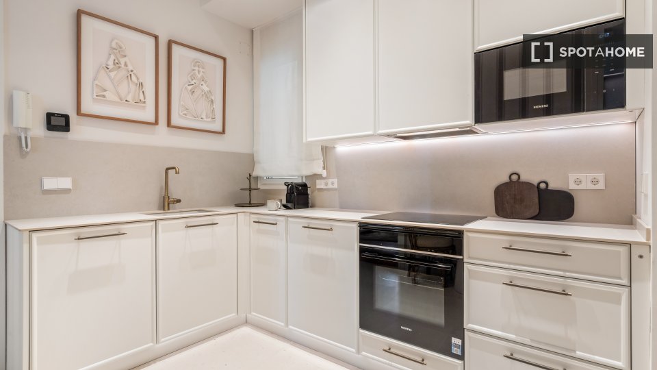 Apartment Madrid, 4 beds, 125m² — photo 13