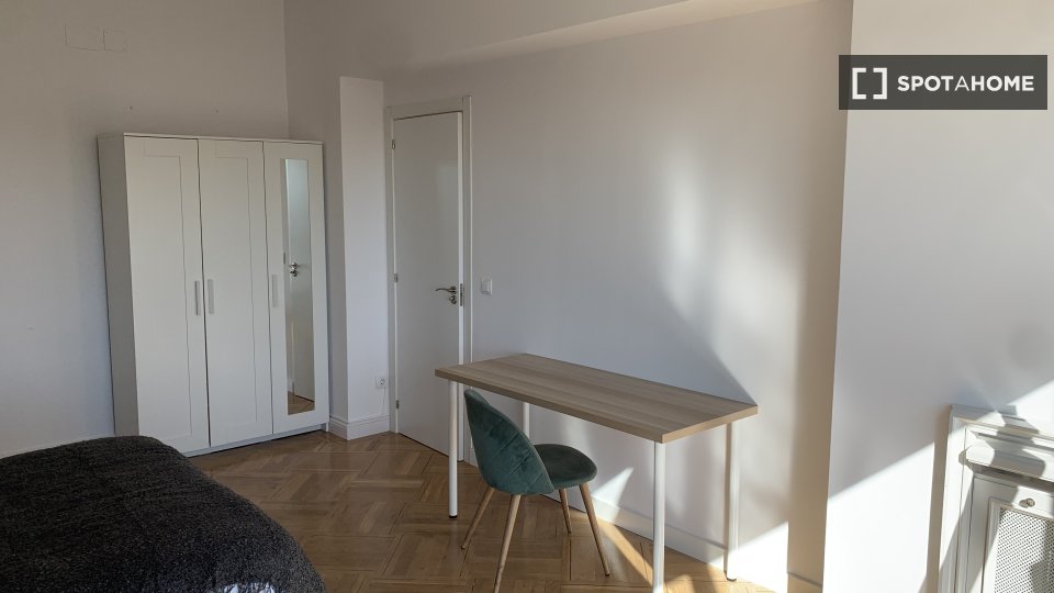 Double room Madrid, 6 beds — photo 6