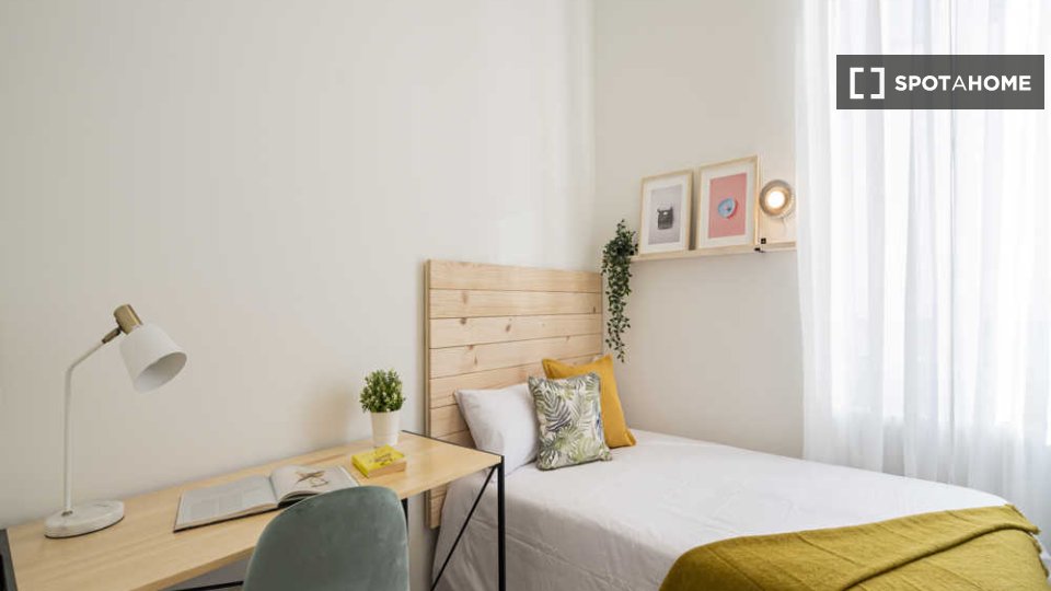 Double room Madrid, 17 beds — photo 59
