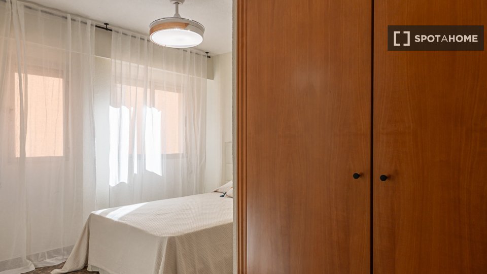 Chambre double Valence, 4 chambres — photo 10