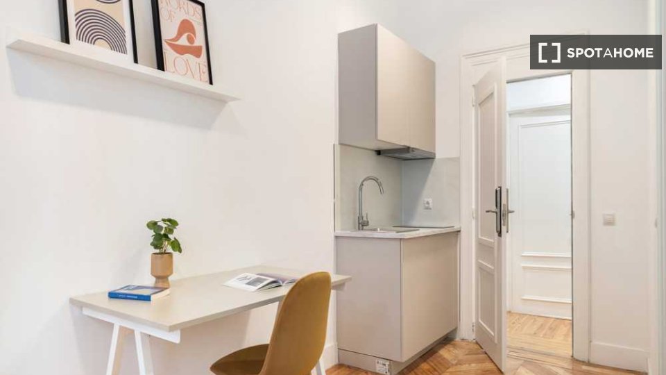 Habitación doble Madrid, 12 habitaciones — foto 9