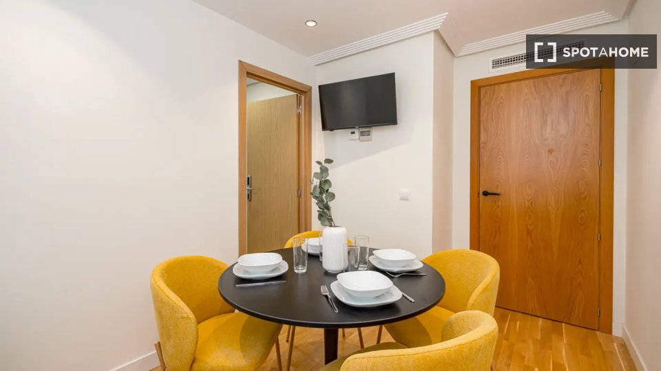 Double room Madrid, 4 beds — photo 2