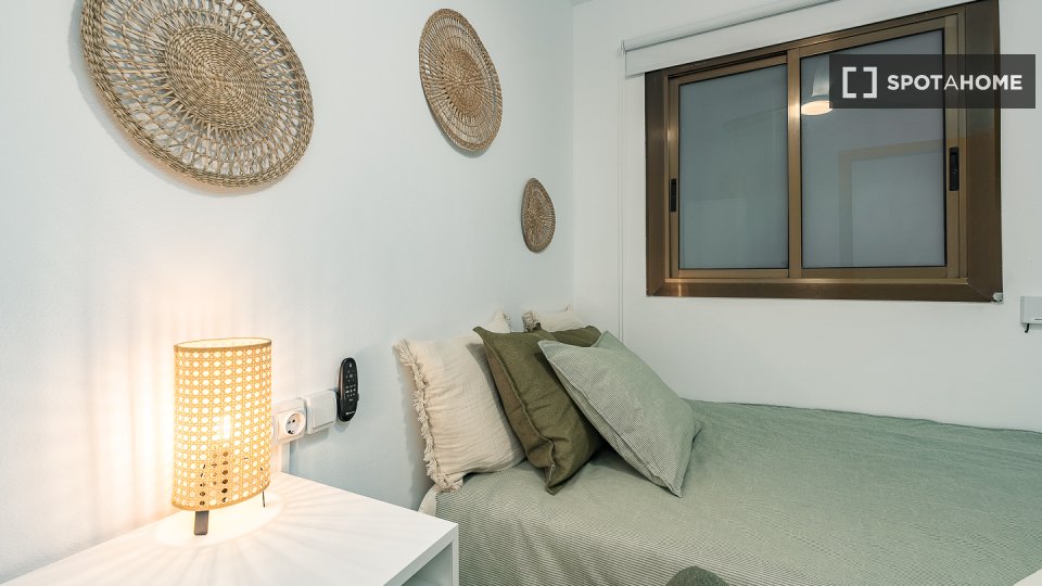 Double room Barcelona, 3 beds, 62m² — photo 33