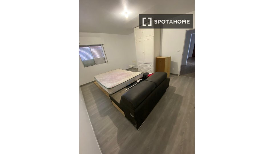 Double room Lisbon, 6 beds — photo 9