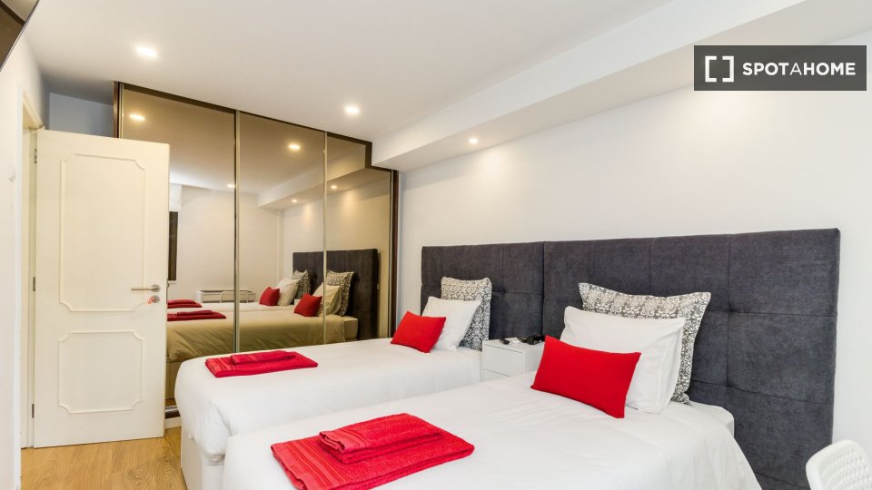 Double room Lisbon, 4 beds — photo 26