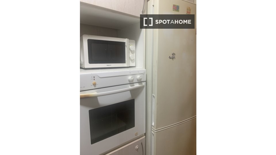 Double room Alicante, 3 beds — photo 1