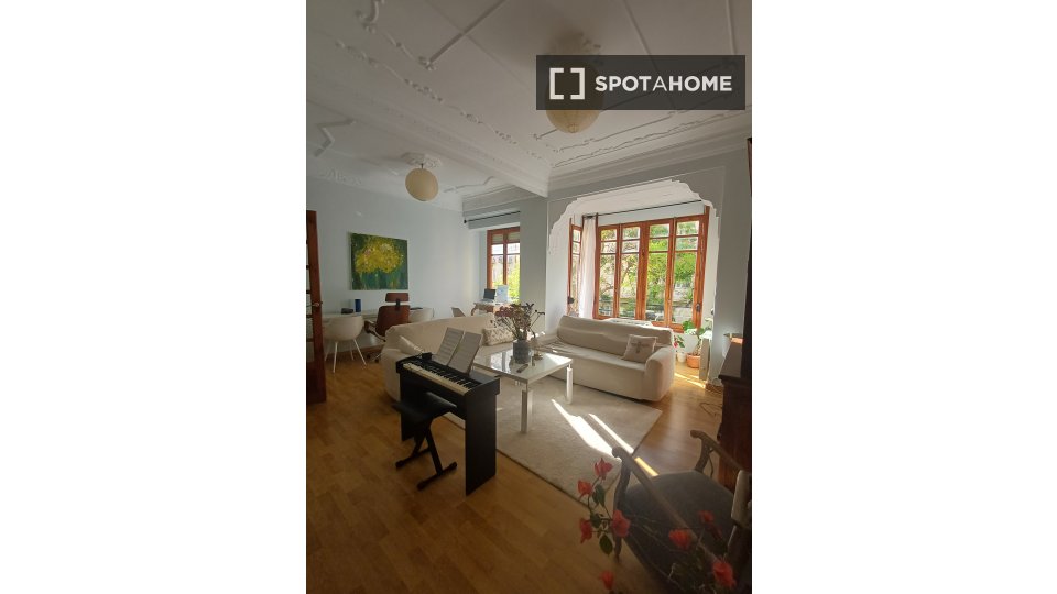 Double room Valencia, 1 bed, 130m² — photo 6