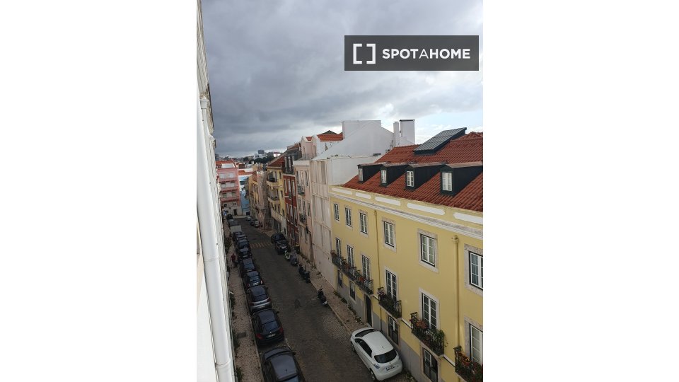 Apartment Lisbon, 1 bed, 65m² — photo 11
