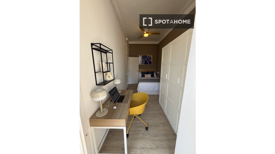 Double room Barcelona, 7 beds, 180m² — photo 5