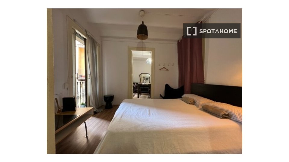 Double room Barcelona, 3 beds, 150m² — photo 14