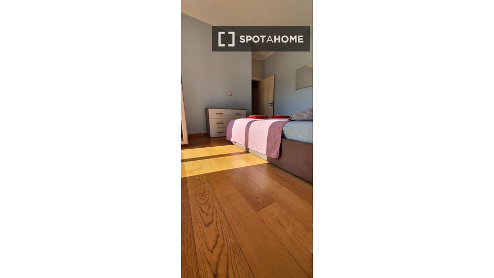 Double room Rome, 3 beds — photo 18