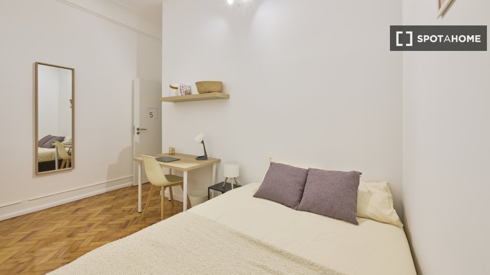 Double room Lisbon, 11 beds — photo 42