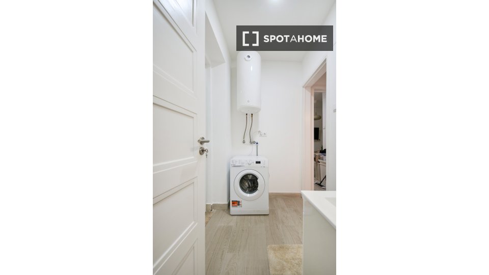 Double room Lisbon, 4 beds — photo 9