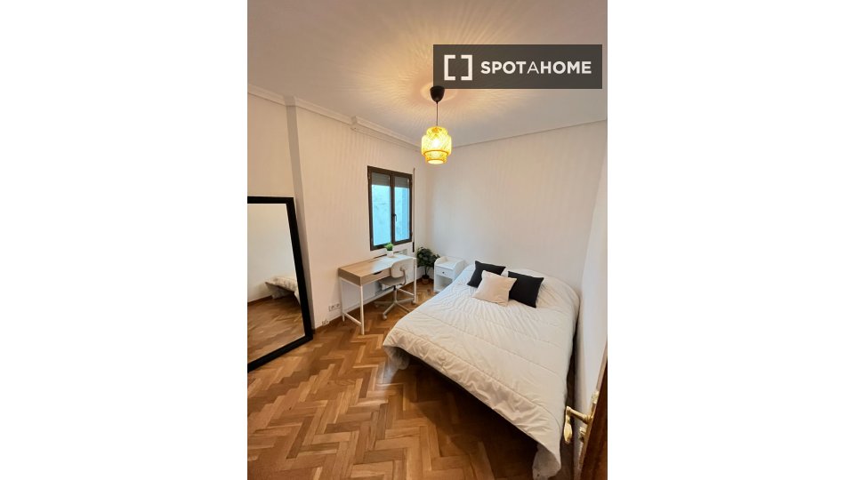 Double room Madrid, 4 beds, 140m² — photo 3