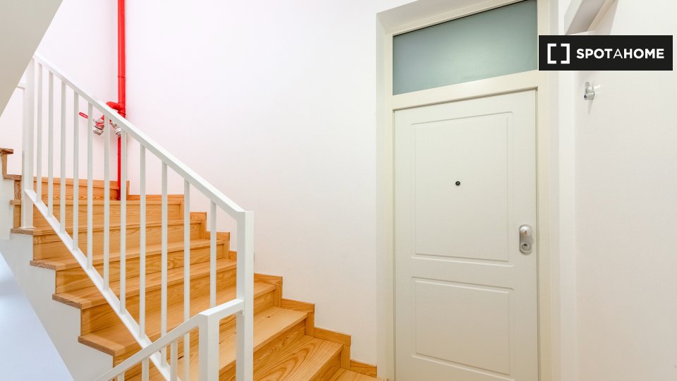 Apartment Lisbon, 2 beds, 65m² — photo 14