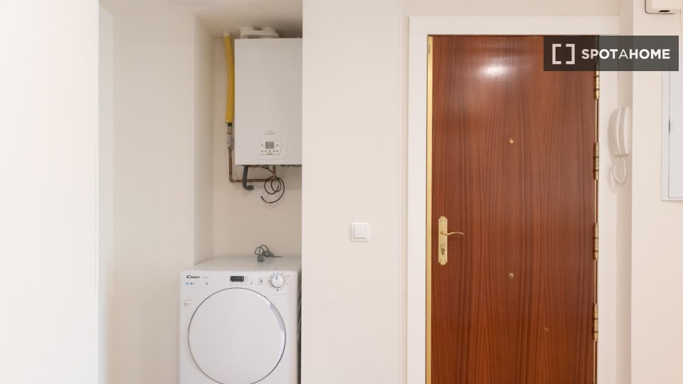 Double room Madrid, 6 beds, 200m² — photo 5