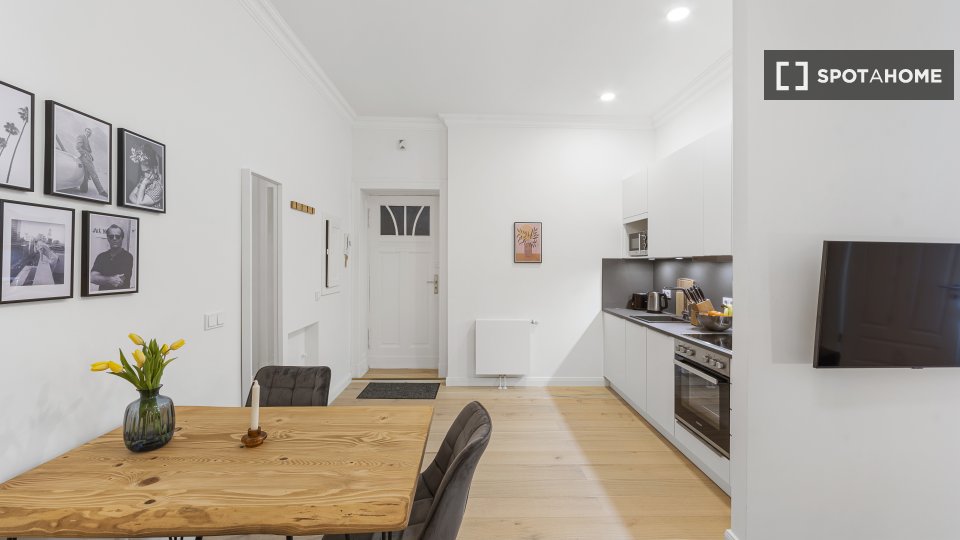 Apartment Berlin, 1 bed, 42m² — photo 3