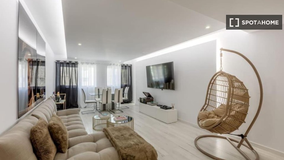 Apartment Lisbon, 3 beds — photo 19