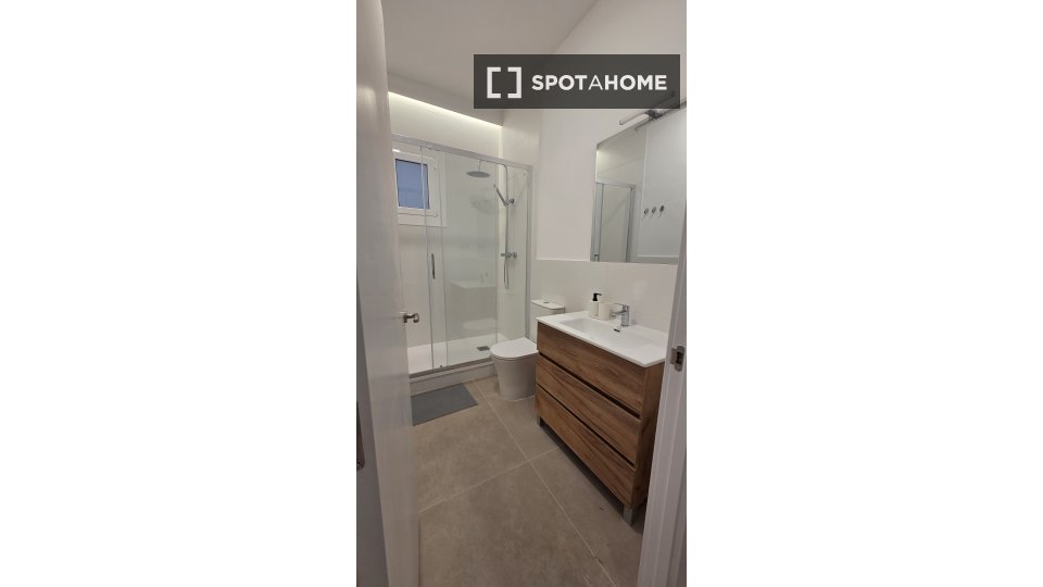 Double room Barcelona, 7 beds, 210m² — photo 12