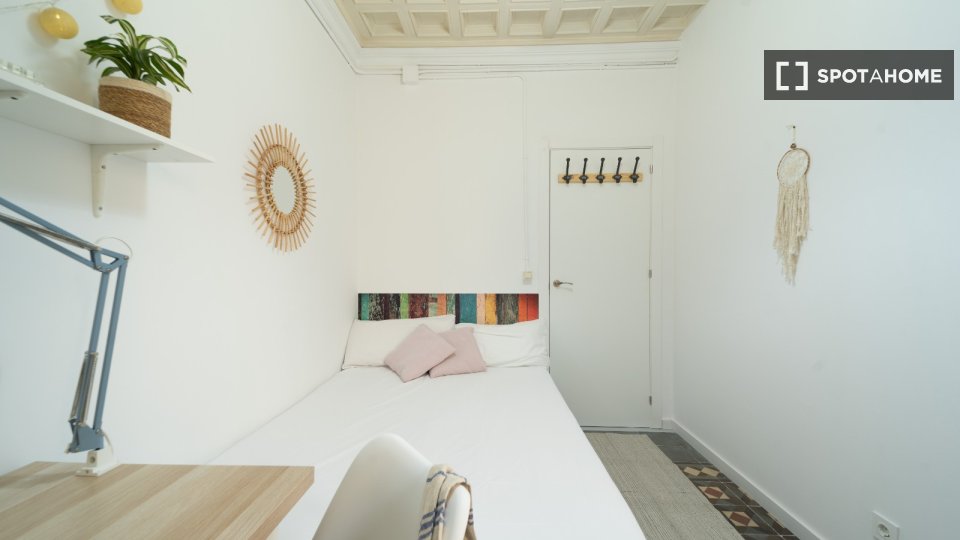 Double room Barcelona, 14 beds, 400m² — photo 1