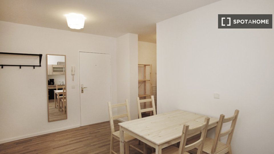Double room Berlin, 4 beds, 71m² — photo 10