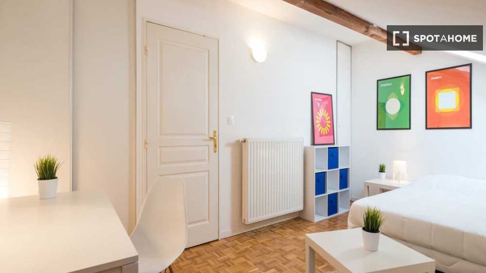 Double room Lyon, 3 beds, 80m² — photo 2