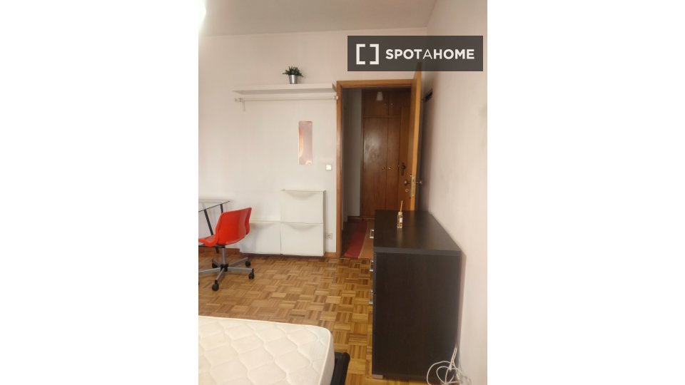 Double room Porto, 3 beds, 90m² — photo 18