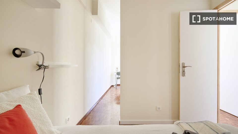 Double room Lisbon, 10 beds — photo 19
