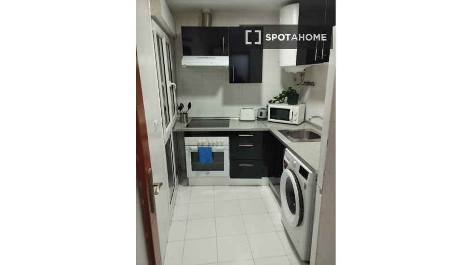 Double room Madrid, 2 beds, 80m² — photo 6