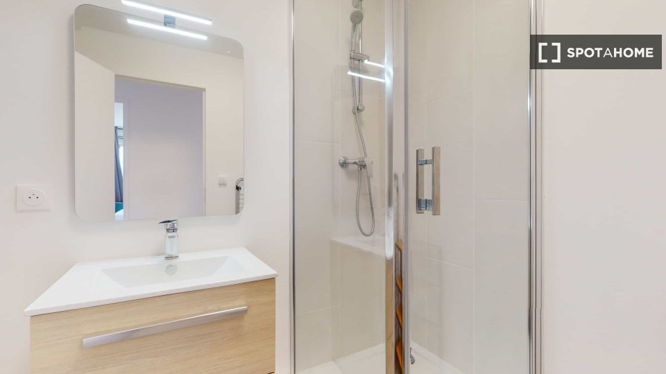 Double room Paris, 15 beds — photo 15