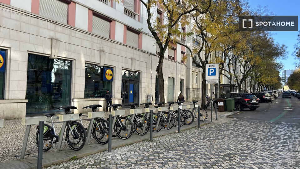 Double room Lisbon, 6 beds, 160m² — photo 14