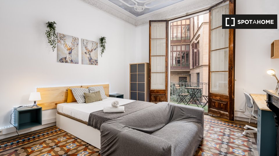 Double room Barcelona, 8 beds, 244m² — photo 1