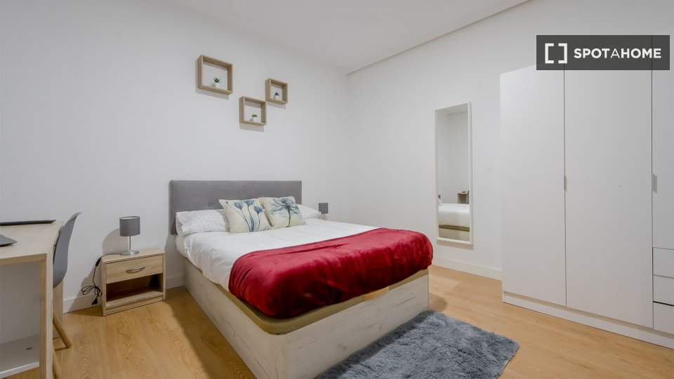 Double room Madrid, 8 beds, 200m² — photo 16