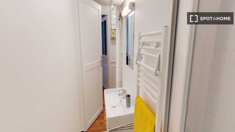 Double room Paris, 3 beds, 50m² — photo 7