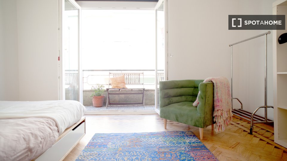Double room Lisbon, 2 beds, 113m² — photo 4