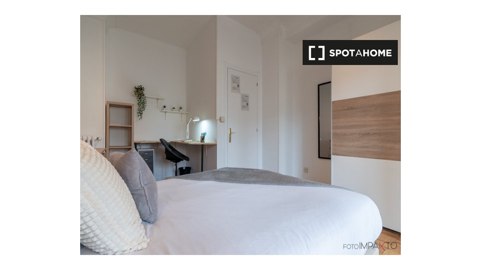 Double room Madrid, 6 beds, 207m² — photo 7