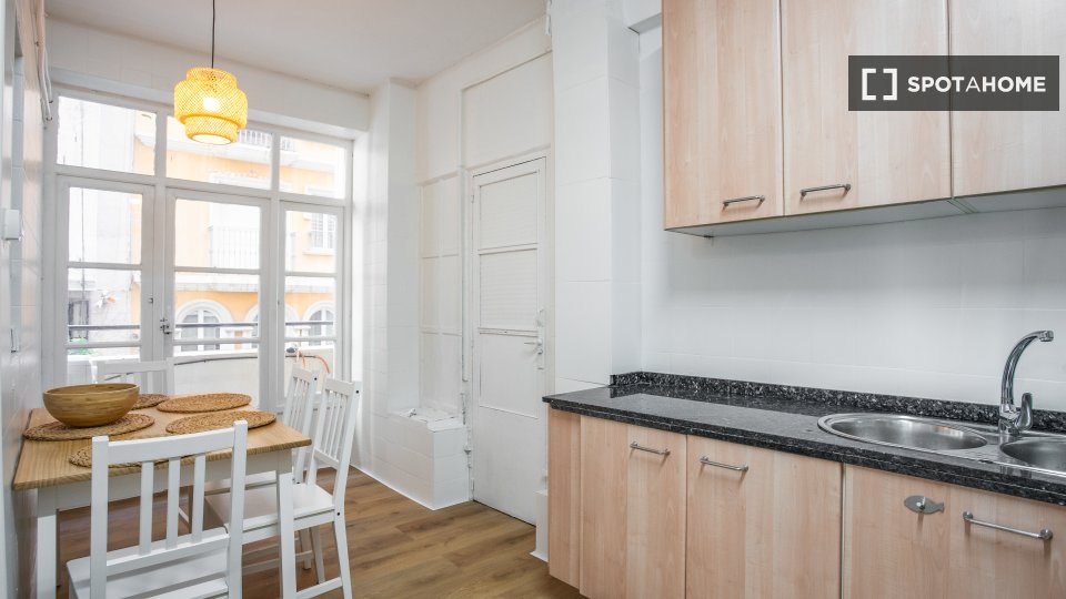 Double room Alicante, 8 beds, 200m² — photo 13