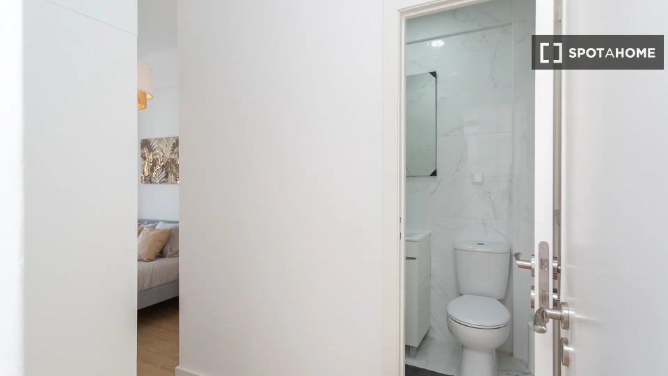 Double room Lisbon, 5 beds — photo 2