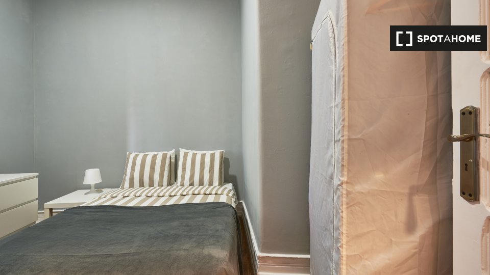 Double room Lisbon, 8 beds — photo 1