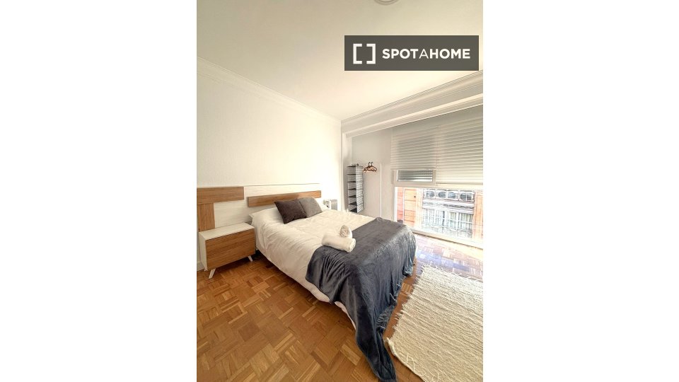 Double room Madrid, 8 beds, 160m² — photo 22