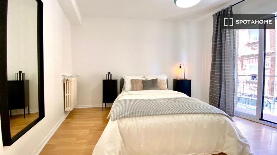 Double room Madrid, 5 beds — photo 13