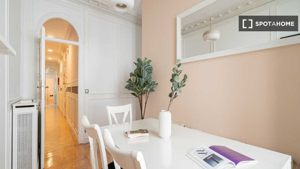 Double room Madrid, 7 beds — photo 26