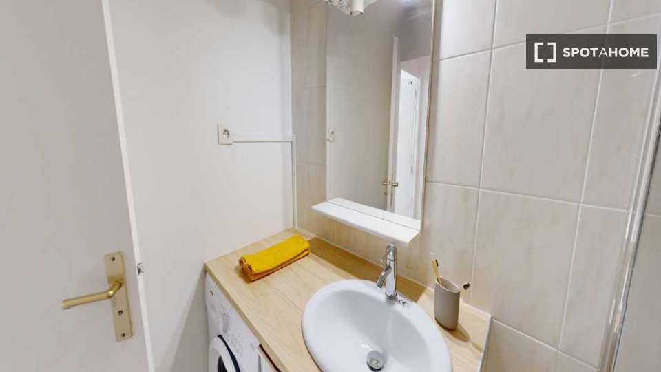 Double room Paris, 5 beds, 100m² — photo 6