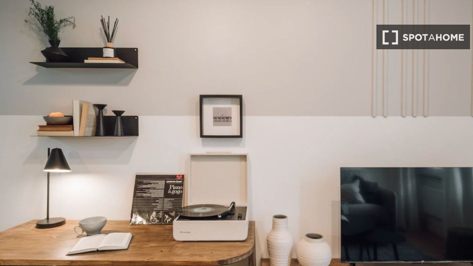Apartment Lisbon, 1 bed — photo 18