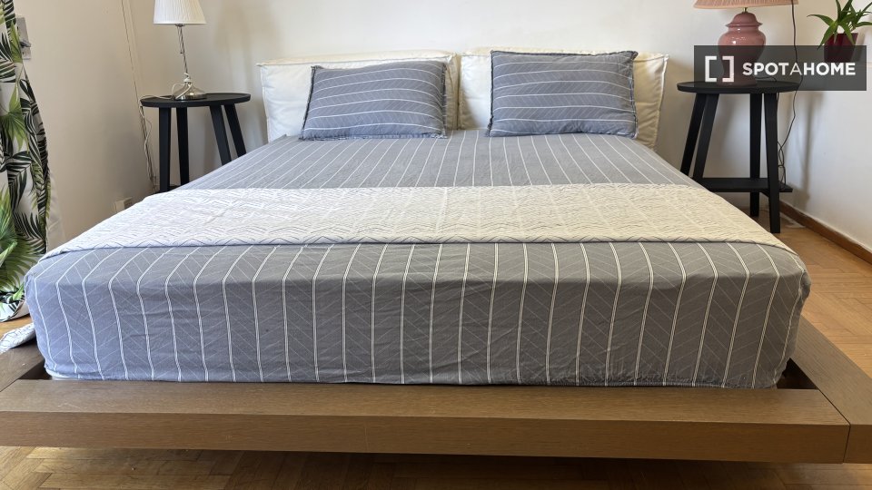 Double room Athens, 4 beds, 130m² — photo 4