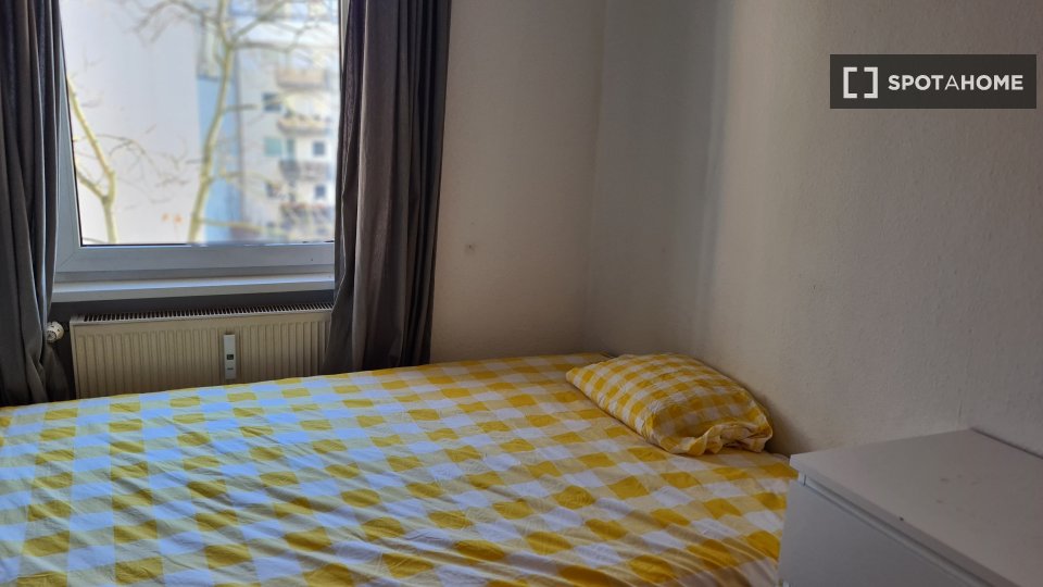 Double room Berlin, 2 beds, 82m² — photo 2