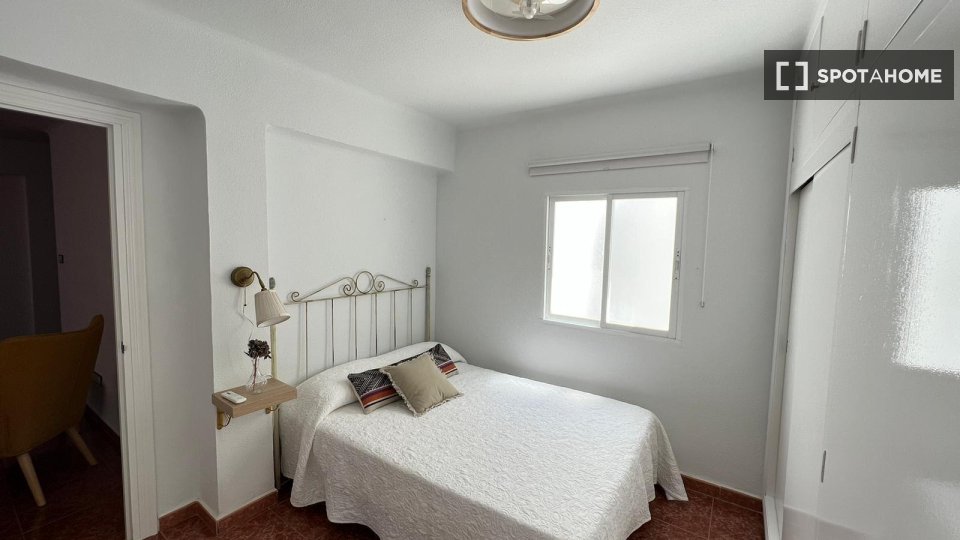 Double room Malaga, 3 beds, 89m² — photo 7